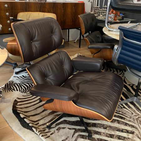 Z Lounge Chair de Charles et Ray Eames nouvelle édition Vitra XL cuir brun