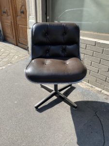 fauteuil-Pollock-knoll-cuir-brun